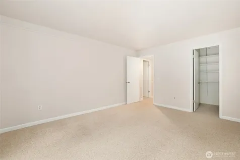 2940 Kennewick Place NE Renton WA 98056