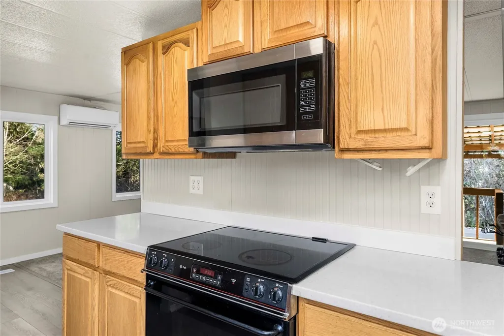 733 Tipsoo Loop S Rainier WA 98576