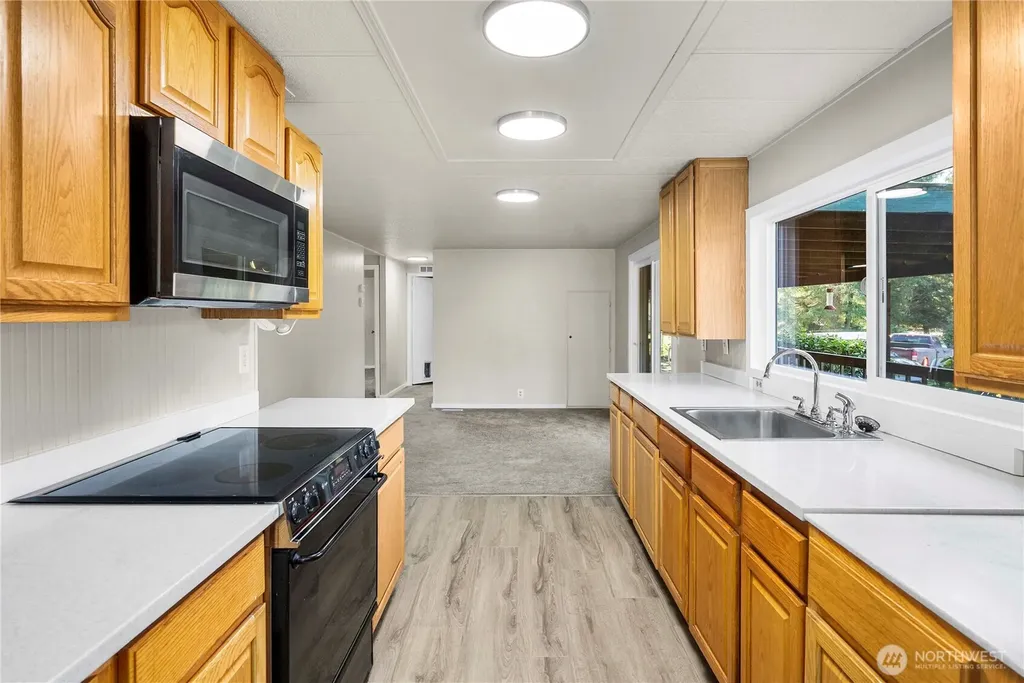 733 Tipsoo Loop S Rainier WA 98576