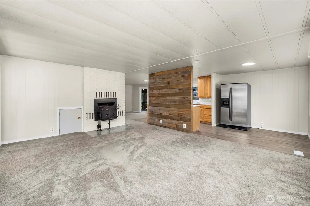 733 Tipsoo Loop S Rainier WA 98576