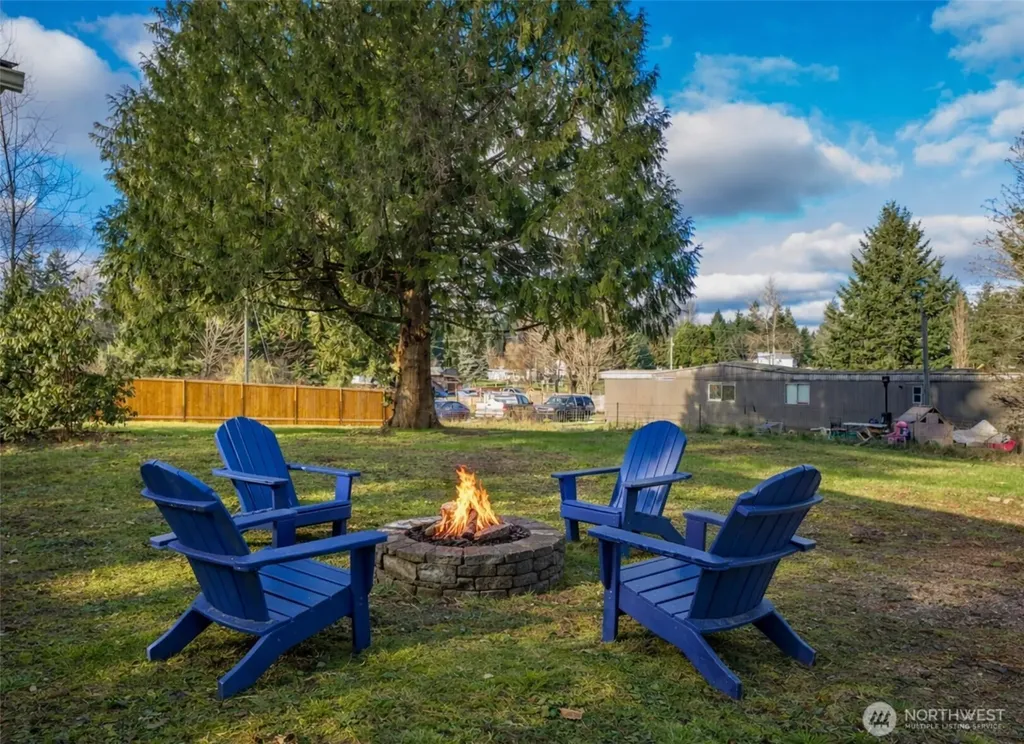 733 Tipsoo Loop S Rainier WA 98576