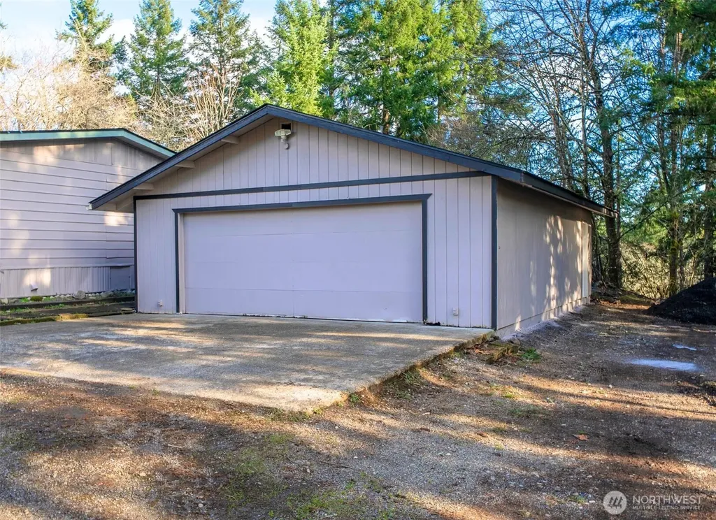 733 Tipsoo Loop S Rainier WA 98576