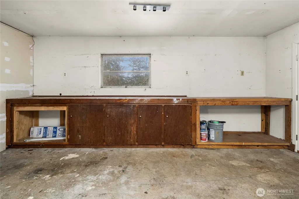 733 Tipsoo Loop S Rainier WA 98576