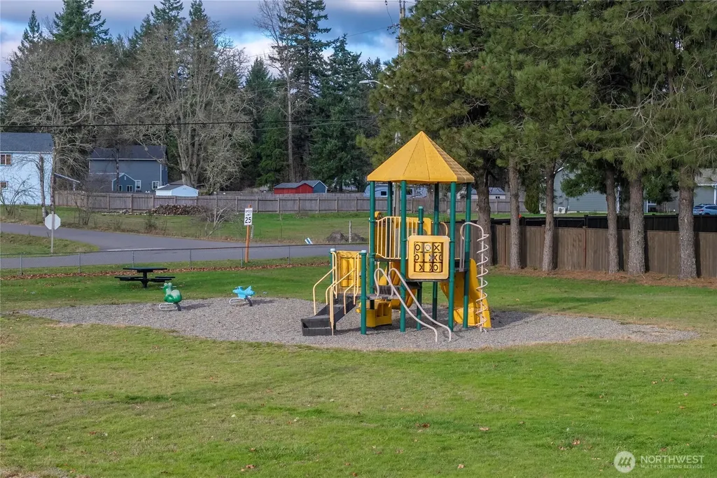 733 Tipsoo Loop S Rainier WA 98576
