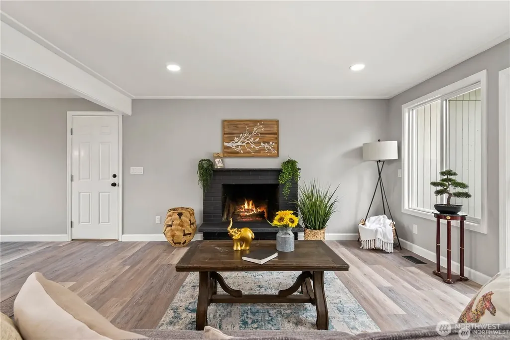 842 S 143rd Place Burien WA 98168