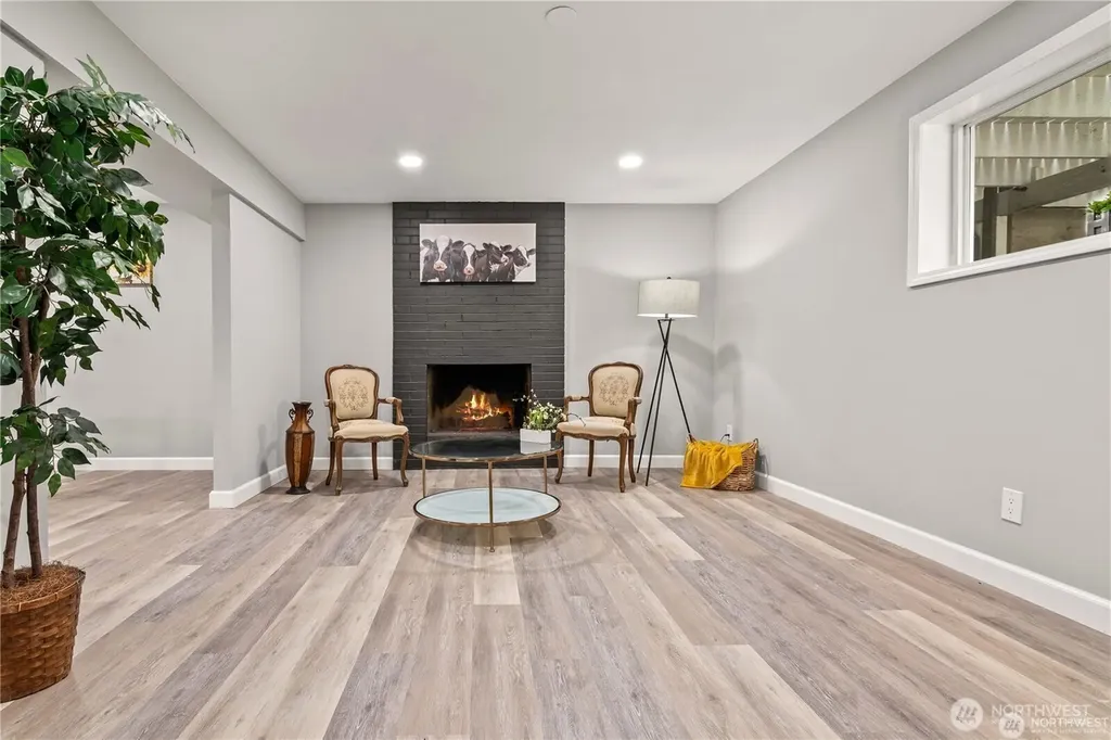 842 S 143rd Place Burien WA 98168