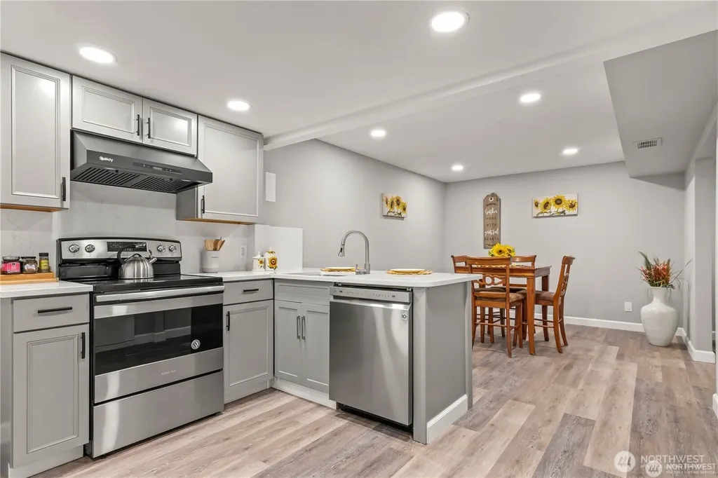 842 S 143rd Place Burien WA 98168