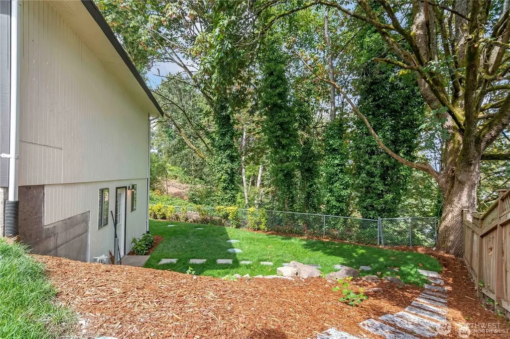 842 S 143rd Place Burien WA 98168