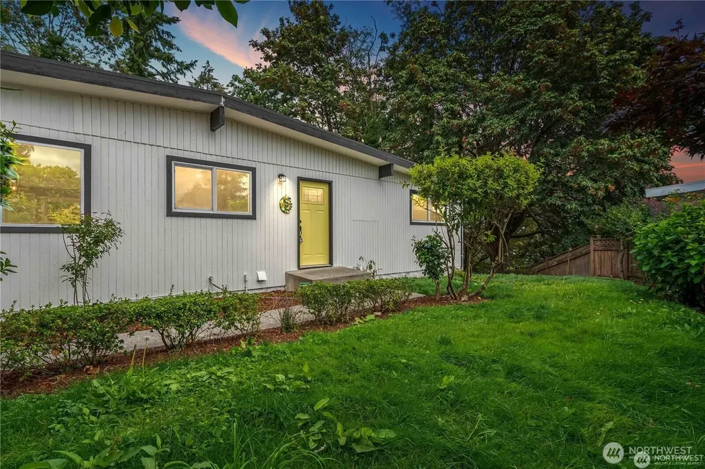 842 S 143rd Place Burien WA 98168