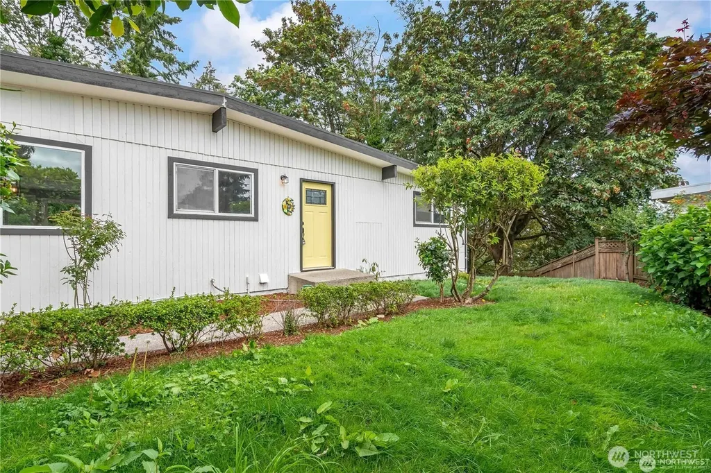 842 S 143rd Place Burien WA 98168