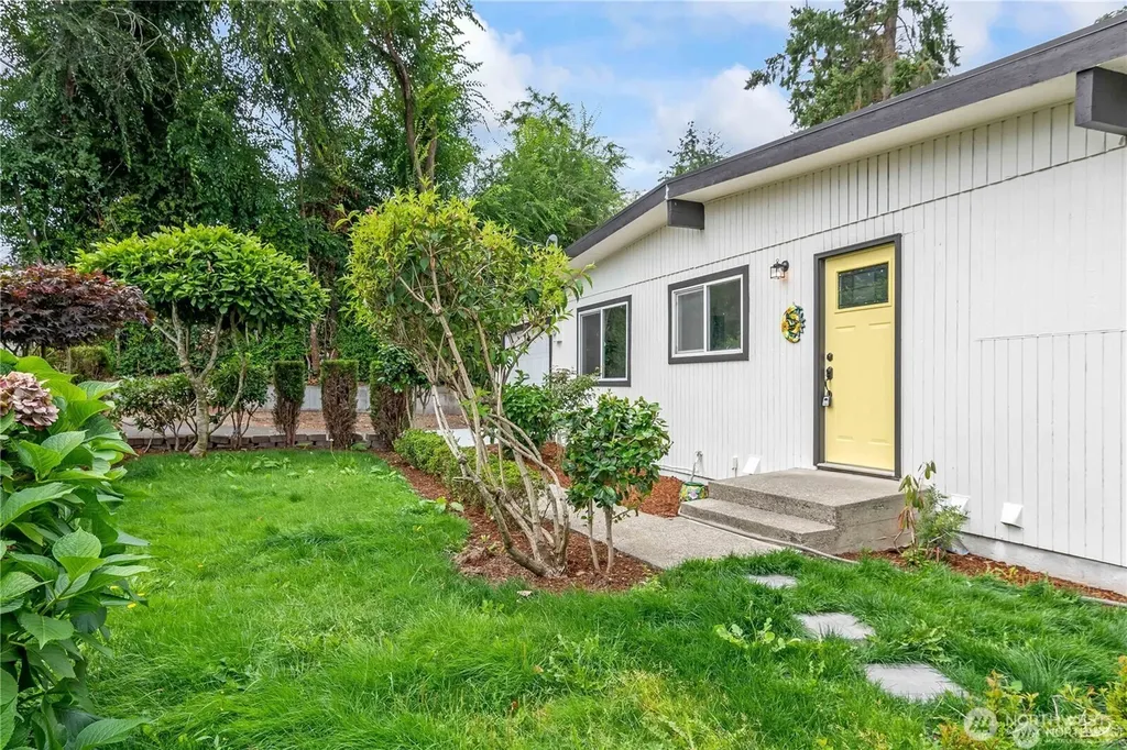 842 S 143rd Place Burien WA 98168