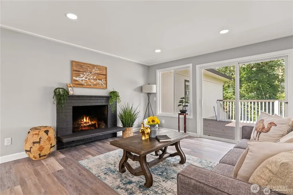 842 S 143rd Place Burien WA 98168