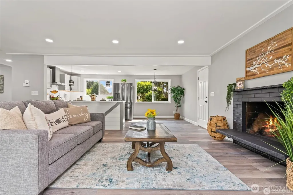 842 S 143rd Place Burien WA 98168