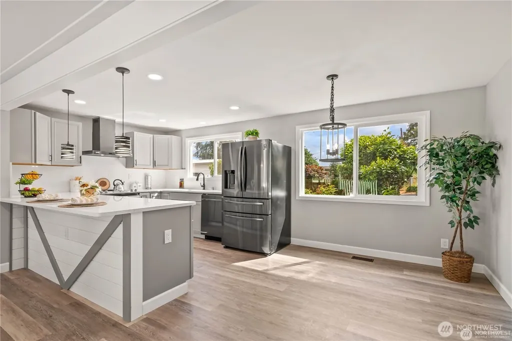 842 S 143rd Place Burien WA 98168