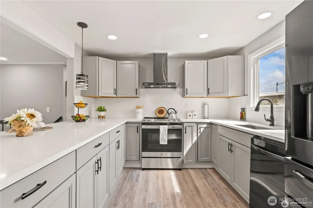 842 S 143rd Place Burien WA 98168