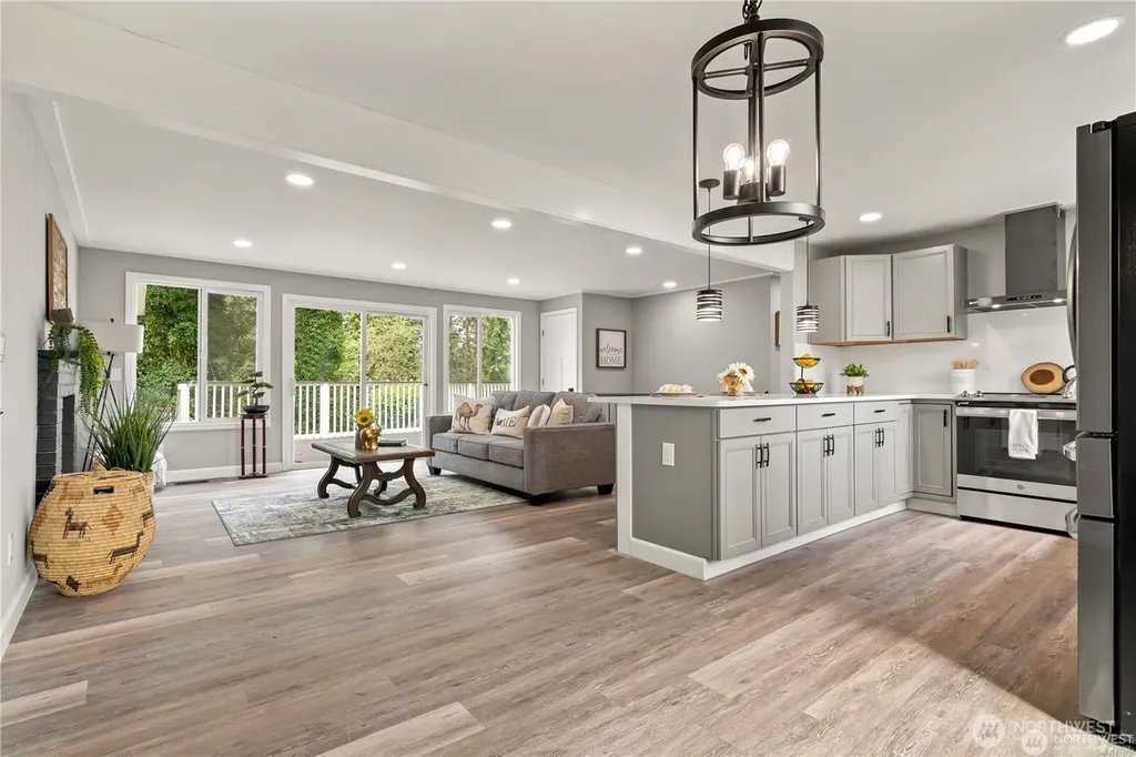 842 S 143rd Place Burien WA 98168
