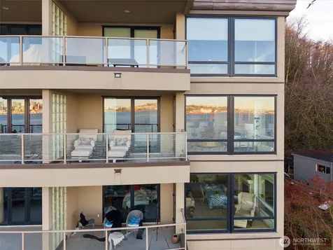 1005 Harbor Avenue SW Seattle WA 98116