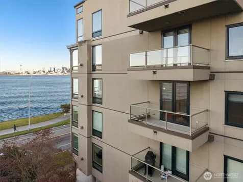 1005 Harbor Avenue SW Seattle WA 98116
