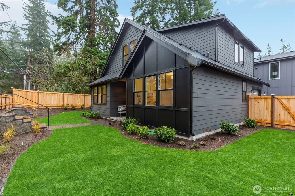 11128 116th Avenue NE Kirkland WA 98033