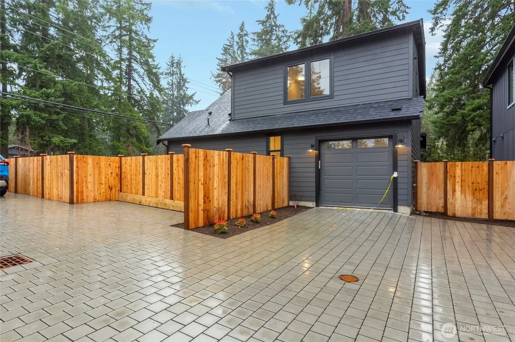 11128 116th Avenue NE Kirkland WA 98033