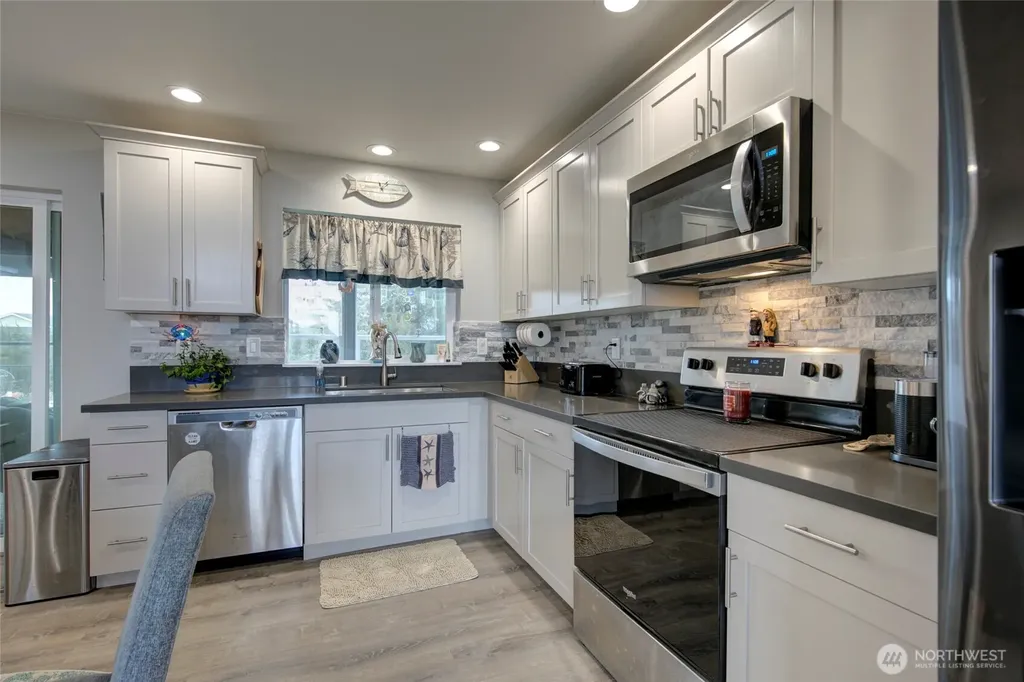 1436 Sand Pebble Avenue SW Ocean Shores WA 98569