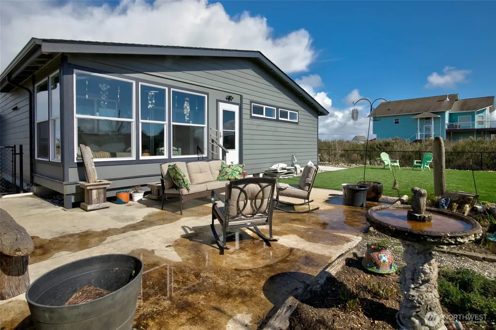 1436 Sand Pebble Avenue SW Ocean Shores WA 98569