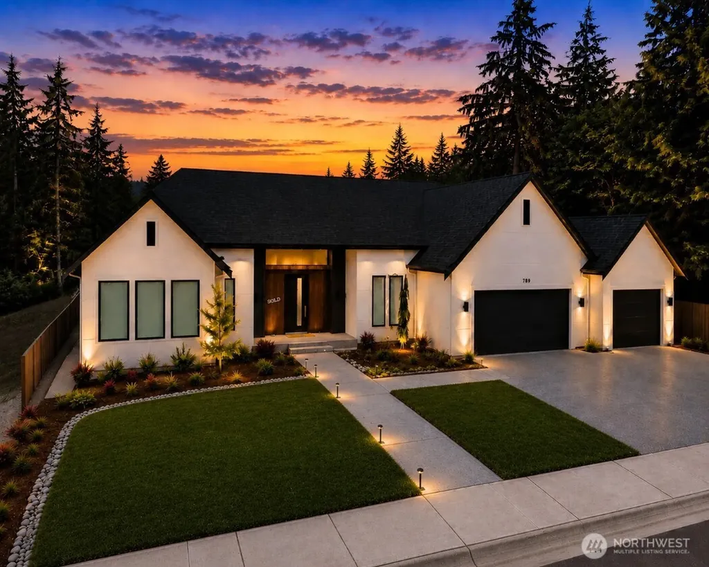 709 Chris David Drive Steilacoom WA 98388