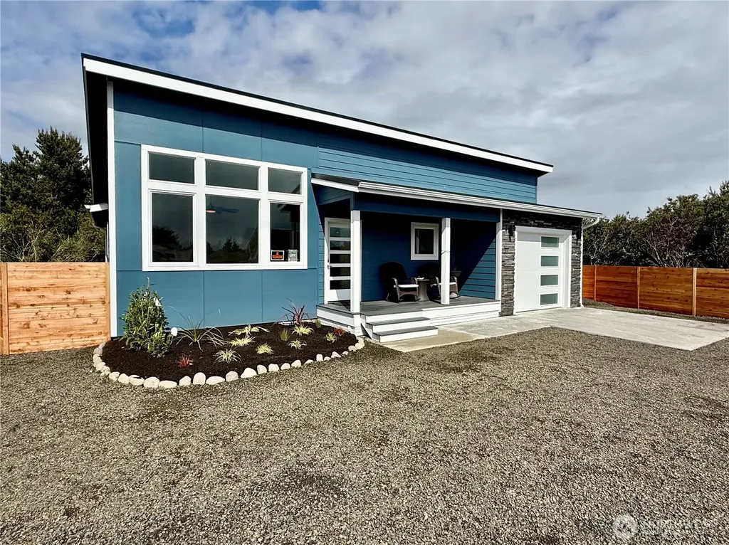 718 Reporter Court Ocean Shores WA 98569
