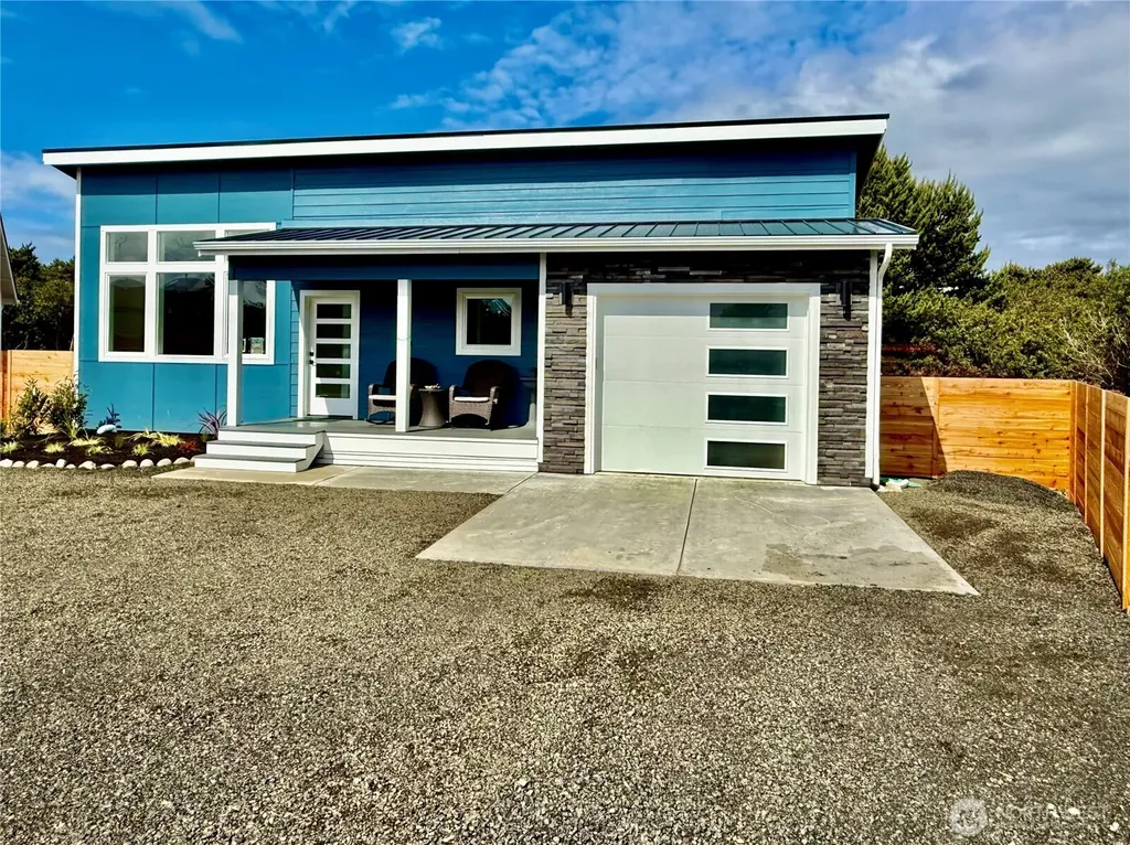 718 Reporter Court Ocean Shores WA 98569