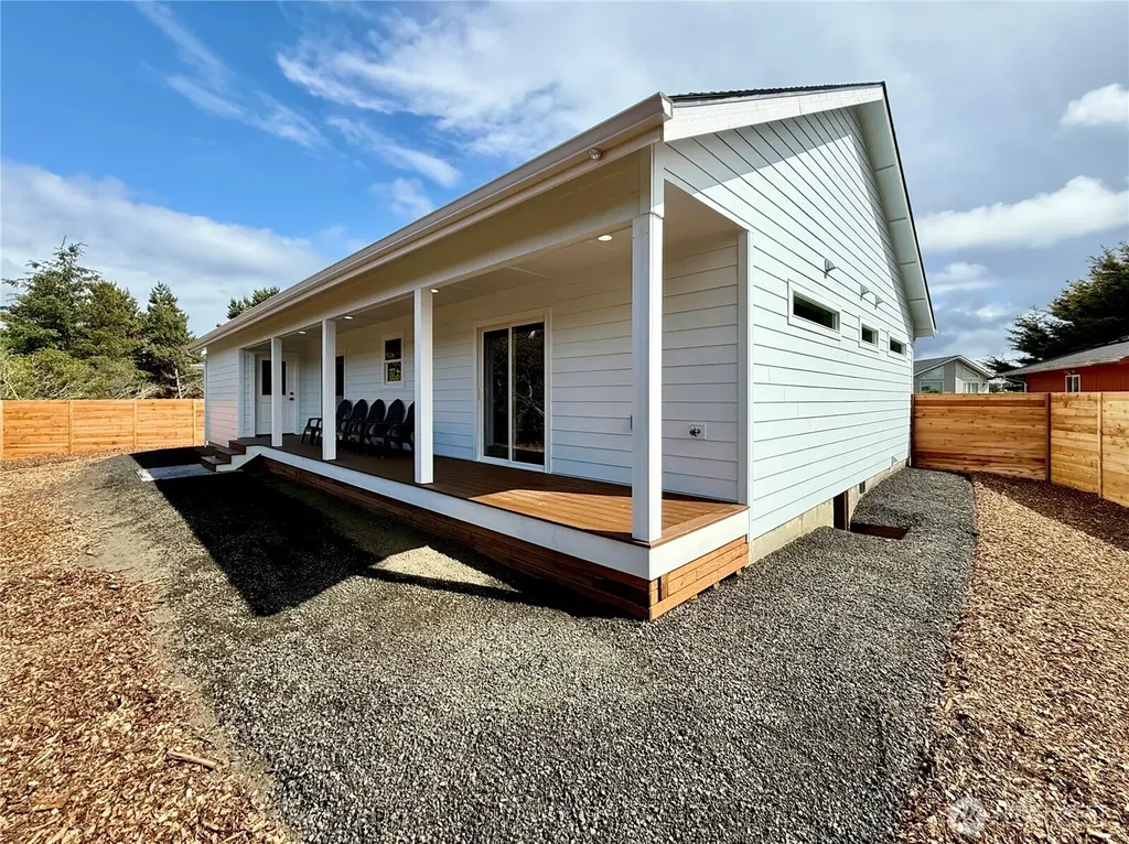 716 Reporter Court Ocean Shores WA 98569
