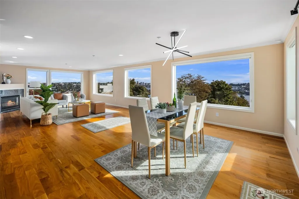 559 Mcgraw Street Seattle WA 98109