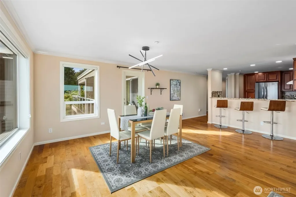 559 Mcgraw Street Seattle WA 98109