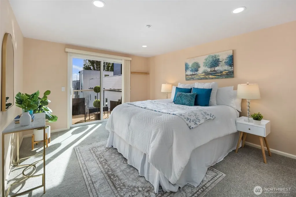 559 Mcgraw Street Seattle WA 98109