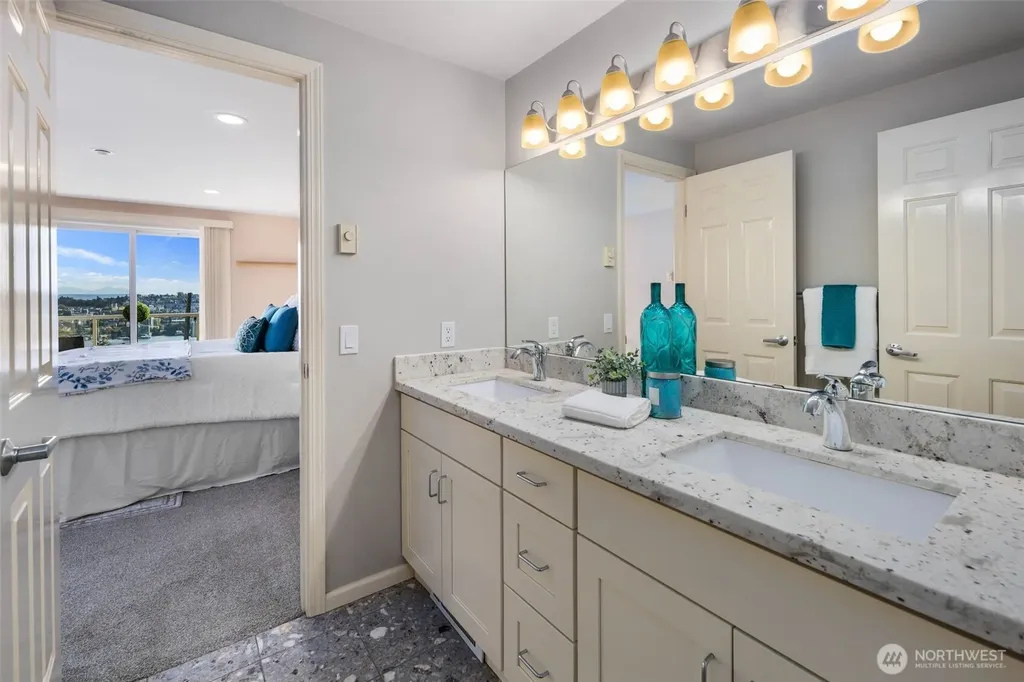 559 Mcgraw Street Seattle WA 98109