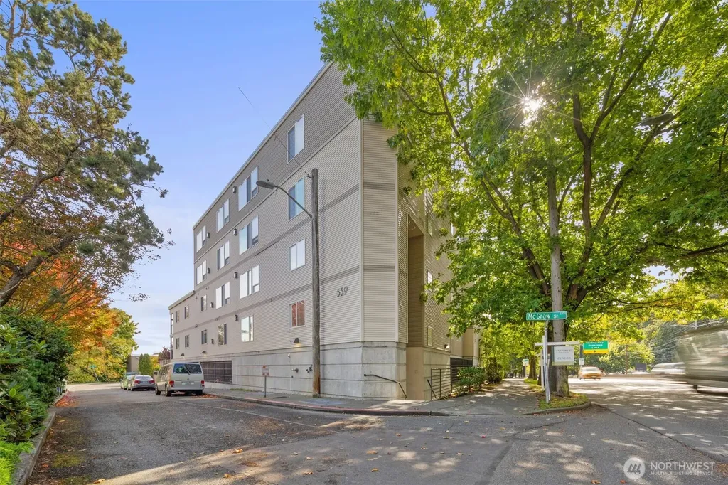 559 Mcgraw Street Seattle WA 98109