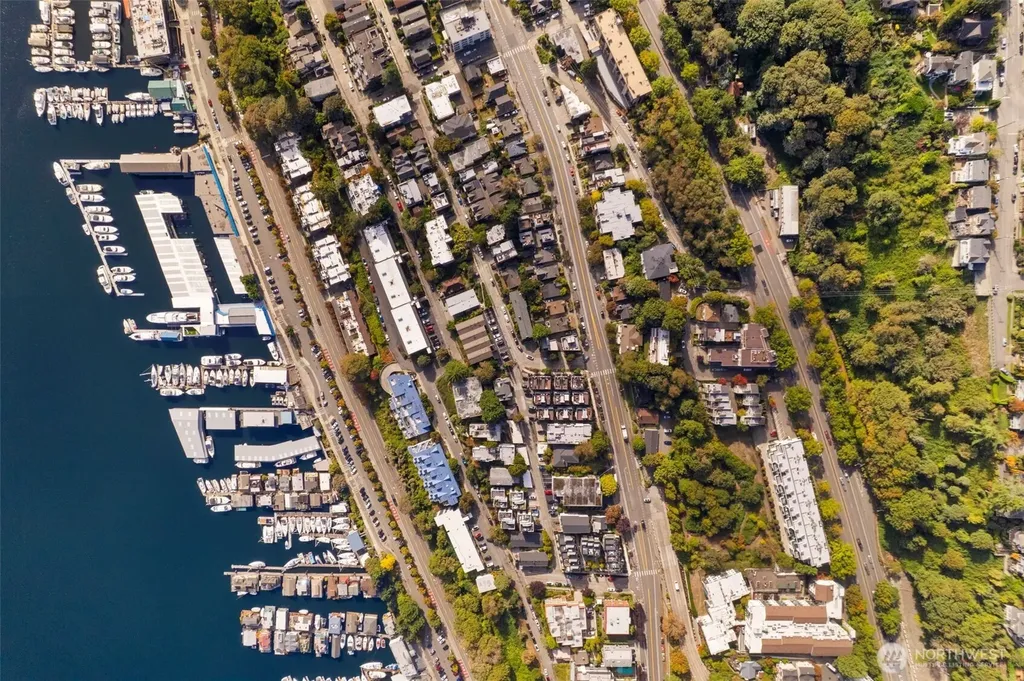 559 Mcgraw Street Seattle WA 98109