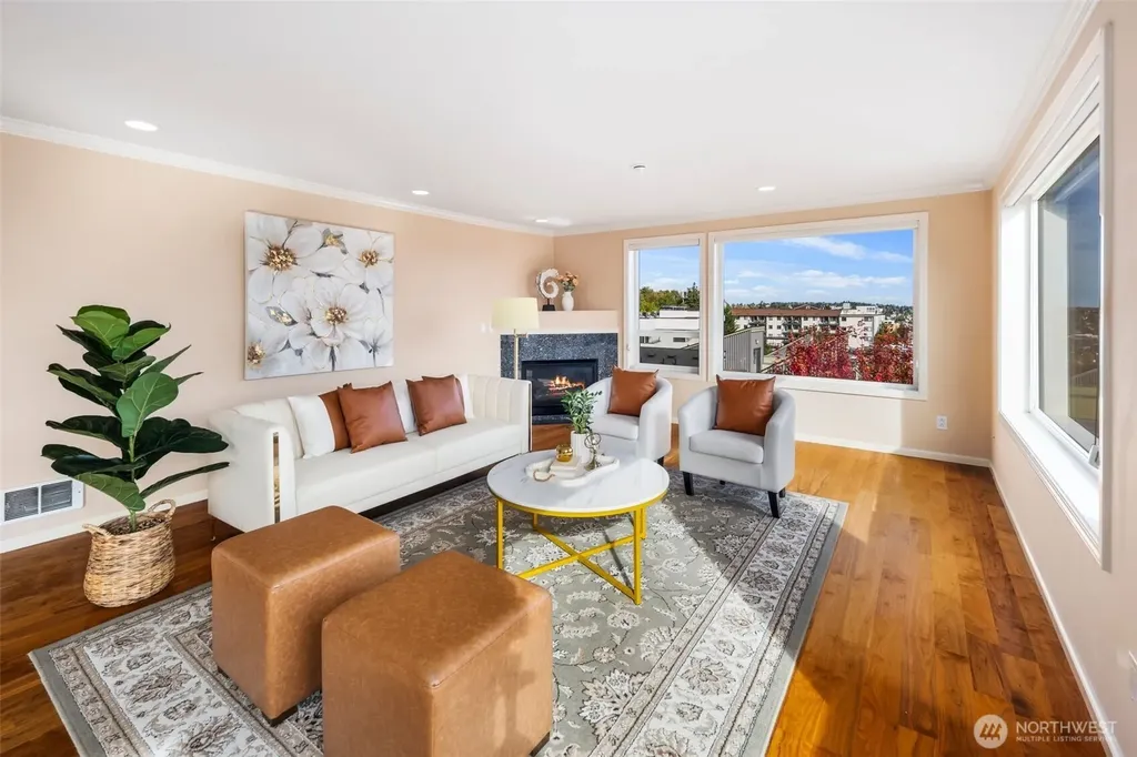 559 Mcgraw Street Seattle WA 98109