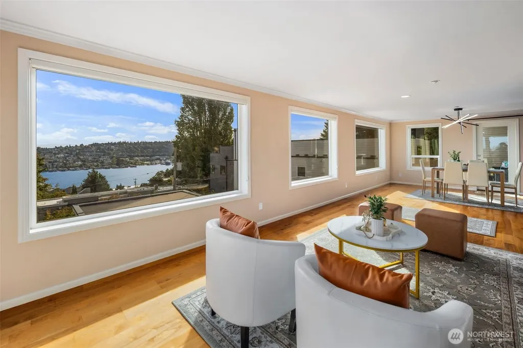 559 Mcgraw Street Seattle WA 98109