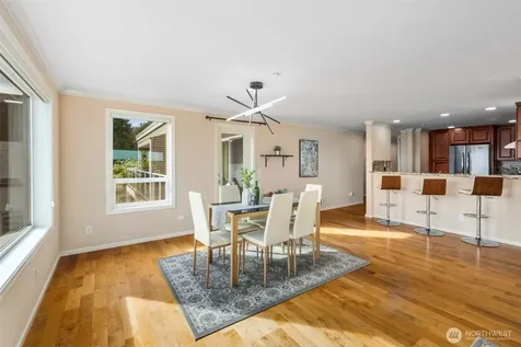 559 Mcgraw Street Seattle WA 98109