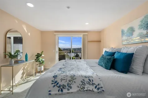 559 Mcgraw Street Seattle WA 98109