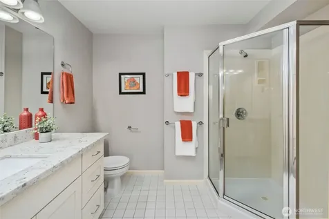 559 Mcgraw Street Seattle WA 98109