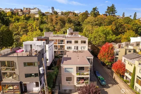 559 Mcgraw Street Seattle WA 98109