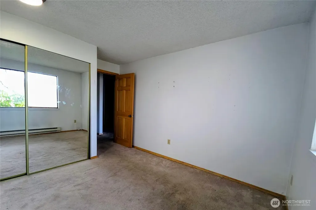 12421 74th Lane Seattle WA 98178
