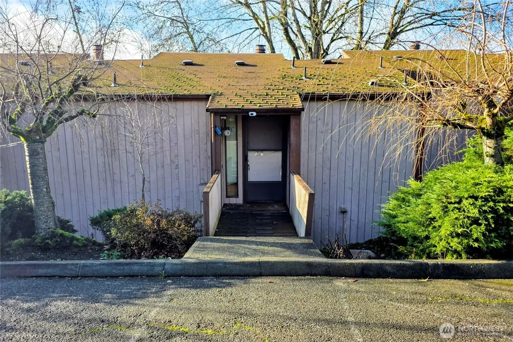 12421 74th Lane Seattle WA 98178