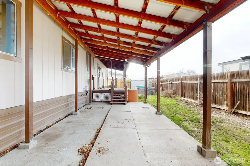 976 NE Dawson Avenue College Place WA 99324