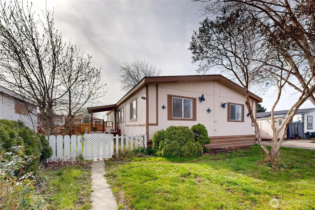 976 NE Dawson Avenue College Place WA 99324