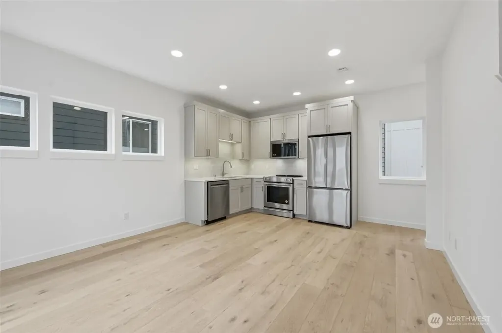 7320 11th Avenue NE Seattle WA 98115