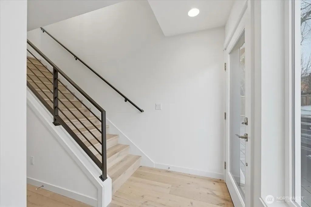 7320 11th Avenue NE Seattle WA 98115