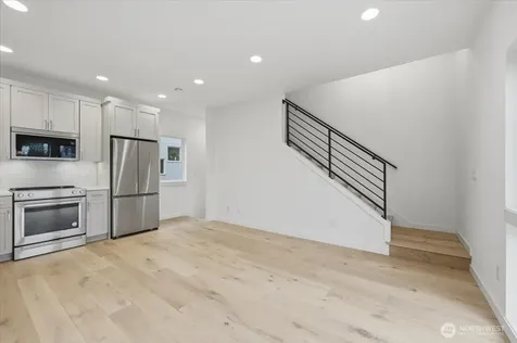 7320 11th Avenue NE Seattle WA 98115