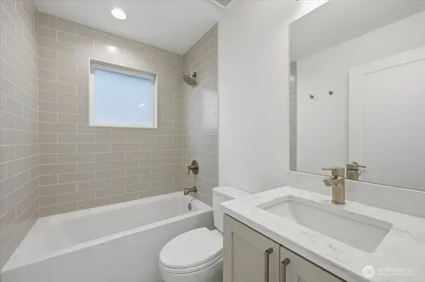 7320 11th Avenue NE Seattle WA 98115